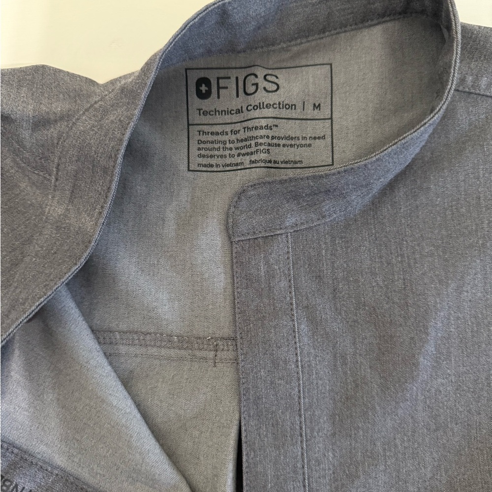 Figs Graphite Rafaela Oversized Technical Collection Top - Picture 4 of 5